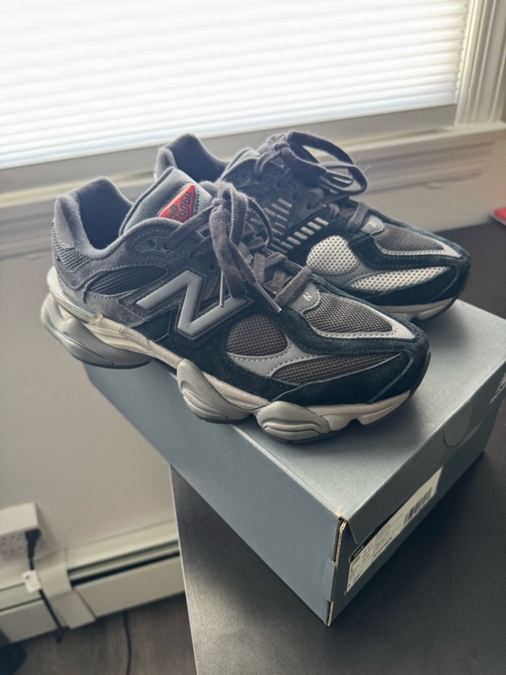 New Balance 9060 Black & Grey Woman’s Sneakers Size 6.5